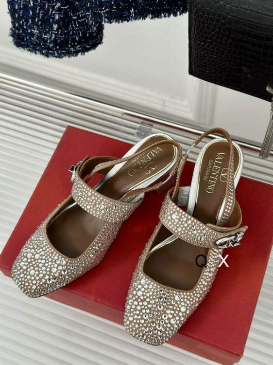 Picture of Valentino Shoes _SKUValentinosz35-40JX090120327